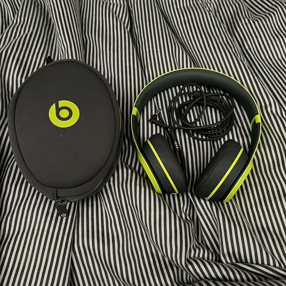Beats Solo Wireless